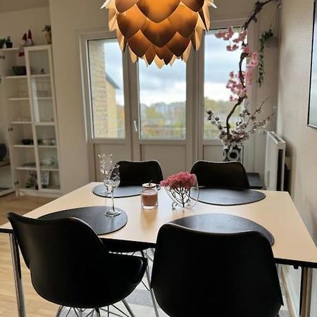 Stor Og Lys Lejlighed I Hjertet Af Holstebro Buitenkant foto