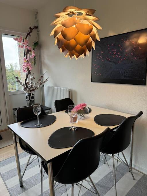 Stor Og Lys Lejlighed I Hjertet Af Holstebro Buitenkant foto