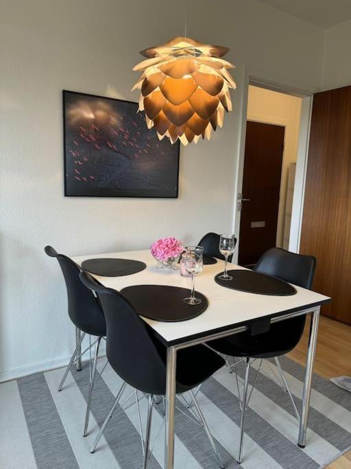 Stor Og Lys Lejlighed I Hjertet Af Holstebro Buitenkant foto