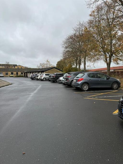 Stor Og Lys Lejlighed I Hjertet Af Holstebro Buitenkant foto