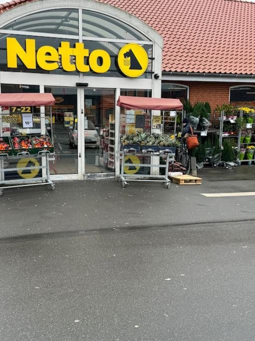 Stor Og Lys Lejlighed I Hjertet Af Holstebro Buitenkant foto